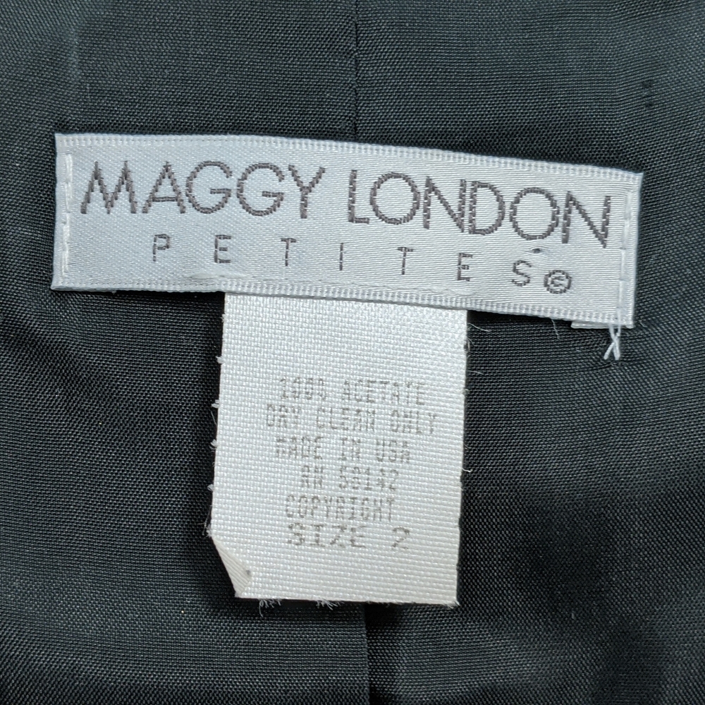 Maggy London - Picture 4 of 13